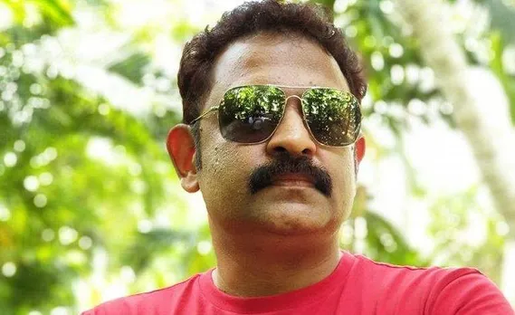 ചില ഡമ്മി കർഷകർ ഡൽഹിയിൽ കാട്ടിക്കൂട്ടിയ വ്യാജ കർഷക സമരത്തിന് പിന്നാലെ ചില രാജ്യങ്ങളിലെ മൂന്നാകിട സെലിബ്രിറ്റിസിനു കാശുകൊടുത്തു കൂലിക്കേഴുതിപിച്ച ചില ട്വീറ്റുകൾ പ്രത്യക്ഷപെട്ടു.. പക്ഷെ ഭാരതത്തിന്റെ, ലോകം അറിയുന്ന, ലോകം ബഹുമാനിക്കുന്ന ശെരിയായ സെലിബ്രിറ്റിസ്, ലോകം കണ്ട ഏറ്റവും മികച്ച ബാറ്റസ്മാനായ സച്ചിൻ തെണ്ടുക്കറുടെ നേതൃത്വത്തിൽ ആഞ്ഞടിച്ചപ്പോൾ വിദേശിപ്പട ഗ്രൗണ്ടിനു പുറത്തായി.. എല്ലാം തീർന്നു: കൃഷ്ണകുമാര്‍