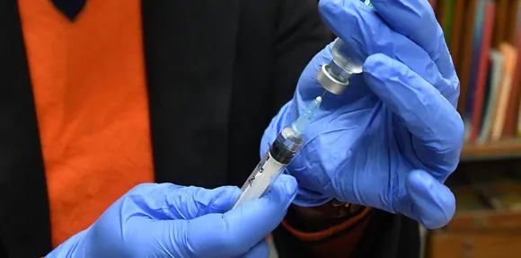 പനി ചികിത്സക്കെത്തിയ 13കാരിക്ക് പേവിഷബാധയ്ക്കുള്ള കുത്തിവെപ്പ്; നഴ്സിന് സസ്പെന്‍ഷന്‍