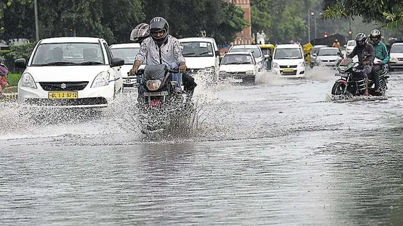 ഡല്‍ഹിയില്‍ കനത്തമഴ;  ദ്വാരകയിലെ അണ്ടര്‍പാസില്‍ വെളളം കയറിയത് വാഹനഗതാഗതത്തെ ബാധിച്ചു