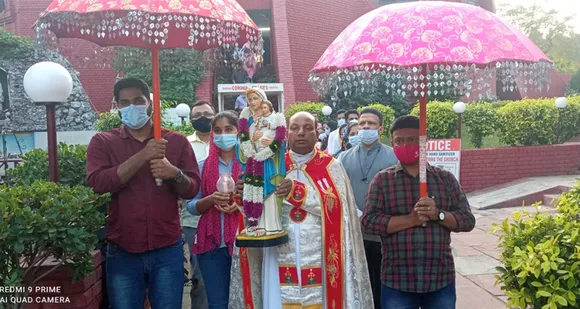 ആർകെ പുരം സെന്റ് പീറ്റേഴ്സ് ഇടവകയിൽ ജപമാല മാസത്തിന്റെ സമാപനത്തോടനുബന്ധിച്ച് സെൻറ് തോമസ് ദേവാലയത്തിൽ കൊന്തയും വിശുദ്ധ കുർബാന, ലദീഞ്, പ്രദക്ഷിണം, നേര്‍ച്ച വിതരണം എന്നിവ നടത്തി