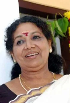 എനിക്ക് ഹൃദയ ശസ്ത്രകിയ കഴിഞ്ഞു കിടപ്പിലാണെന്ന് പ്രചരിച്ചു, അതുകൊണ്ട് സിനിമയിലേക്ക് എന്നെ ആരും വിളിച്ചില്ല, അഞ്ചു വര്‍ഷമാണ് വീട്ടിലിരുന്നത്, ഒരു വരുമാനവുമില്ലായിരുന്നു, 13 വര്‍ഷം ഞാന്‍ ഹോസ്റ്റലിലായിരുന്നു, പ്രൊഡക്ഷന്‍ കണ്‍ട്രോളന്മാര്‍ ആഹാരം കൊണ്ടുവന്നു തരും, ദിലീപ് എന്നെ കണ്ടെത്തി, അങ്ങനെ വീടുണ്ടായി, ടൊവിനോ എന്നെക്കുറിച്ച് നല്ല കാര്യങ്ങള്‍ പറഞ്ഞു, ഇത്രയും കാലം സിനിമയിലുണ്ടായിട്ടും ആരുമിത് പറഞ്ഞിട്ടില്ലെന്നും ശാന്താകുമാരി