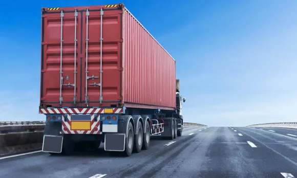 വീട്ടുസാധനങ്ങൾ നാട്ടിലേക്ക് കൊണ്ടുപോകുന്ന ട്രാൻസ്‌പോർട്ട് ഏജൻസിയുടെ കെടുകാര്യസ്ഥതയിൽ വലഞ്ഞ് ഡല്‍ഹി ഫരീദാബാദിലെ വൃദ്ധ ദമ്പതികൾ. പോലീസിന്‍റെ ശക്തമായ ഇടപെടലുകള്‍ക്കൊടുവില്‍ 6 മാസത്തിനും 6 ദിവസത്തിനും ശേഷം സാധനങ്ങള്‍ തിരികെ കിട്ടിയ സന്തോഷത്തിലാണ് ഈ ദമ്പതികള്‍