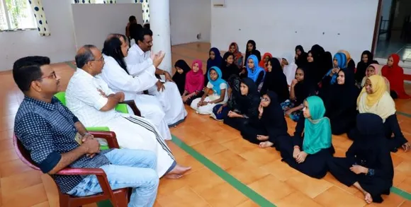 വേദനകളോട് ചേർന്നു നിൽകുവാൻ കഴിയുംവിധം ഒരു തലമുറ വളർന്നുവരേണ്ടതുണ്ടെന്ന് ആര്യ മഹർഷി