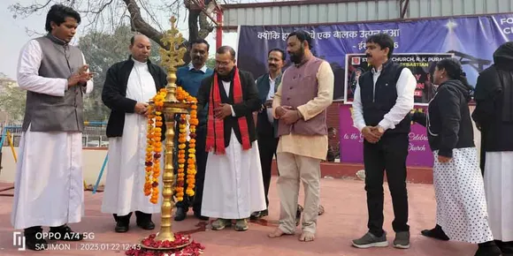 ആര്‍കെ പുരം പീറ്റേഴ്സ് ഇടവക ദിനാഘോഷം സെന്‍റ് തോമസ് പള്ളി വികാരി ഫാദർ വിജയ് ബരേറ്റോ ഉത്ഘാടനം ചെയ്തു