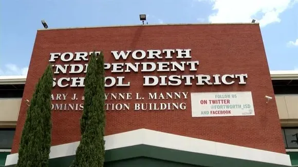 അനധികൃത കുടിയേറ്റക്കാരെ പുറത്താക്കാന്‍ അഭ്യര്‍ഥിച്ച് ട്രംപിന് ട്വീറ്റ്: ടീച്ചറിന്റെ ജോലി പോയി