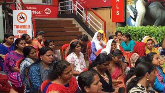 ഇരുകൂട്ടരും അയഞ്ഞു. മുത്തൂറ്റ് സമരം ഒത്തുതീര്‍പ്പില്‍. വെള്ളിയാഴ്ച മുതല്‍ ശാഖകള്‍ തുറക്കും. യൂണിയന്‍ ഉന്നയിച്ച ആവശ്യങ്ങളില്‍ അംഗീകരിച്ചത് നാമമാത്രം !