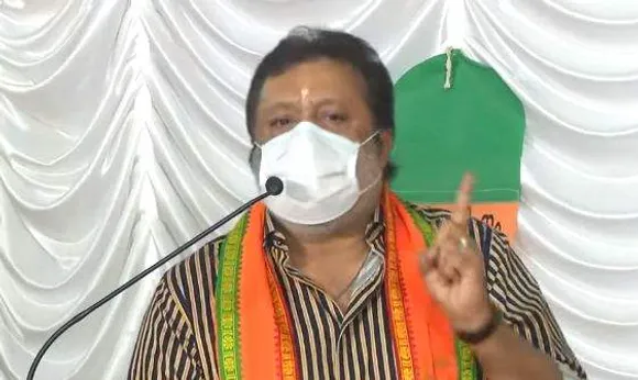 ആയിരം പഞ്ചായത്തുകള്‍ ബിജെപിക്ക് തരൂവെന്ന് സുരേഷ് ഗോപി; സംസ്ഥാനത്താകെ 941 എണ്ണമേ ഉള്ളൂവെന്ന് സോഷ്യല്‍ മീഡിയ