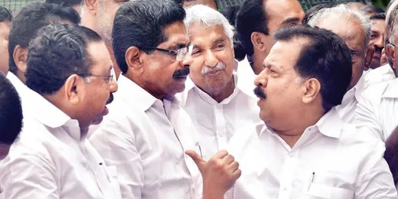 കെപിസിസിക്ക് ചുരുക്കപ്പട്ടിക തയ്യാര്‍. ഭാരവാഹികള്‍ 24. പിസി വിഷ്ണുനാഥ്, ടി സിദ്ധിഖ്, വിഡി സതീശന്‍, വാഴക്കന്‍ - വൈസ് പ്രസിഡന്റുമാര്‍, ടോമി കല്ലാനി, സി ആര്‍ മഹേഷ്‌, വിഎസ് ജോയി, ടി എം നിയാസ്, കെ ബാബു - ജനറല്‍സെക്രട്ടറിമാര്‍. സെക്രട്ടറിമാരെ ഒഴിവാക്കി 60 അംഗ എക്സിക്യുട്ടീവ്‌ പ്രഖ്യാപിച്ചേക്കും