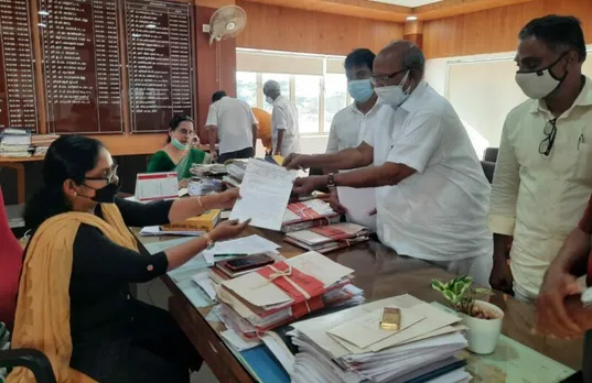 മിഠായിത്തെരുവിന്റെ നഷ്ടപ്പെട്ട വാണിജ്യ പ്രതാപം വീണ്ടെടുക്കുന്നതിന് വിവിധ നിര്‍ദേശങ്ങള്‍ ഉന്നയിച്ച് കോഴിക്കോട് നഗരസഭാ അധികാരികളുമായി ബിൽഡിങ് ഓണേഴ്സ് അസോസിയേഷൻ ചർച്ച നടത്തി