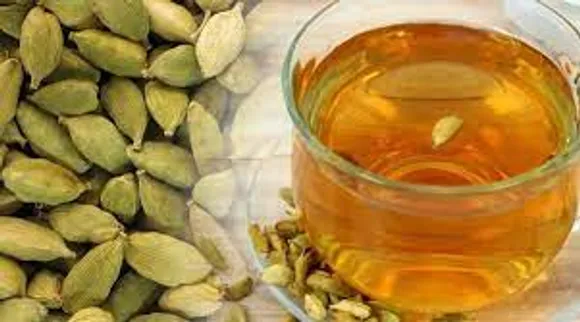 ഏലയ്ക്ക ഇട്ട് തിളപ്പിച്ച വെള്ളം കുടിക്കുന്നത് ശീലമാക്കാം, ഗുണങ്ങൾ ഇതാണ്