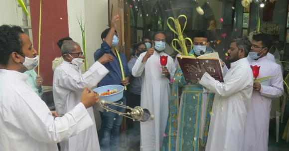 ദ്വാരക സെന്‍റ് ജോര്‍ജ് ഓര്‍ത്തഡോക്സ് പള്ളിയിലെ ഓശാന ശുശ്രൂഷകള്‍ ഭക്തിനിര്‍ഭരമായി; വികാരി ഫാ. നൈനാന്‍ ഫിലിപ്പ് ശുശ്രൂഷകള്‍ക്ക് നേതൃത്വം നല്‍കി