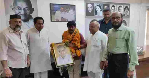 മധ്യപ്രദേശിൽ ബി.ജെ.പിക്ക് വൻ തിരിച്ചടി; മുൻ മന്ത്രി ദീപക് ജോഷി കോൺഗ്രസിൽ ചേർന്നു