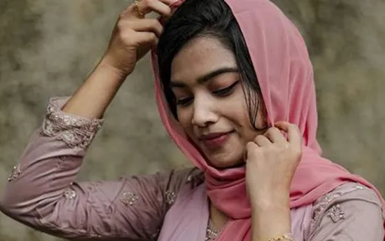 ആലുവയിൽ മോഫിയ പർവീൺ എന്ന പെൺകുട്ടി ആത്മഹത്യ ചെയ്യേണ്ട സാഹചര്യം സൃഷ്ടിച്ചത് പോലീസാണ് ! ഉത്ര, വിസ്മയ, മോഫിയ... ഈ മൂന്ന് പെൺകുട്ടികളും ഭർതൃഭവനങ്ങളിലെ പീഡനങ്ങളെ തുടർന്ന് ജീവൻ നഷ്ടപ്പെട്ടവരാണ്. സ്ത്രീ സുരക്ഷയുടെ കാര്യത്തിൽ കേരളത്തിലെ പോലീസ് കുറേക്കൂടി ഉണർന്ന് പ്രവർത്തിക്കണം - പ്രതികരണത്തില്‍ തിരുമേനി
