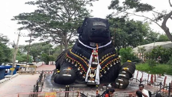 ശിവക്ഷേത്രങ്ങളില്‍ നന്ദി ഭഗവാന്‍ ഒരു കാല്‍ മാത്രം നീട്ടി വെച്ചിരിക്കുന്നതിന് പിന്നിലെ ഐതീഹ്യം ഇതാണ്