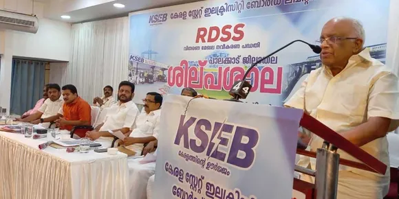 കേരളാ സ്റ്റേറ്റ് ഇലക്ട്രിസിറ്റി ബോർഡ് ലിമിറ്റഡിന്‍റെ നേതൃത്വത്തിൽ വിതരണമേഖലെ നവീകരണ പദ്ധതിയുടെ ഭാഗമായി പാലക്കാട് ജില്ലാ തല ശില്പശാല വൈദ്യുതി വകുപ്പ് മന്ത്രി കെ. കൃഷ്ണൻകുട്ടി ഉദ്ഘാടനം നിര്‍വ്വഹിച്ചു