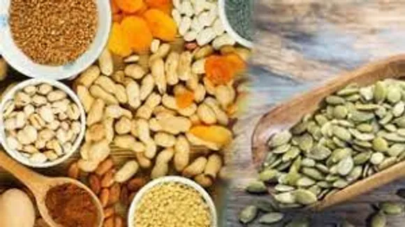 രാവിലെ ചായയോ കാപ്പിക്കോ പകരം ബദാമോ കുതിർത്ത ഉണക്ക മുന്തിരിയോ കഴിച്ച് ദിവസം തുടങ്ങണമെന്ന് വിദഗ്ധർ