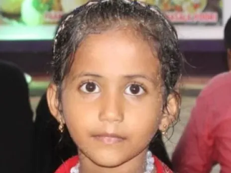 വീട് പൊളിക്കുന്നതിനിടെ മതിൽ തകർന്ന് വീണ് പരിക്കേറ്റ പെൺകുട്ടി മരിച്ചു; അപകടം കളിക്കുന്നതിനിടെ