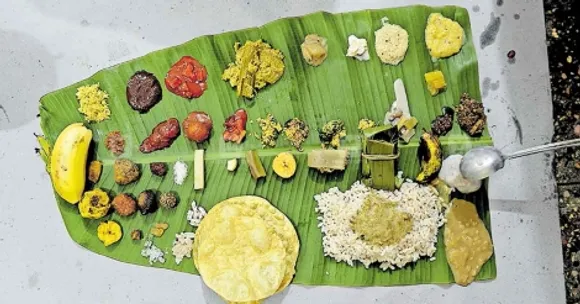 കേരളീയ സദ്യയ്ക്ക് 28 കൂട്ടം വിഭവങ്ങൾ ; ആറന്മുള വള്ളസദ്യയിൽ 70 വിഭവങ്ങൾ ; സദ്യ വിശേഷം