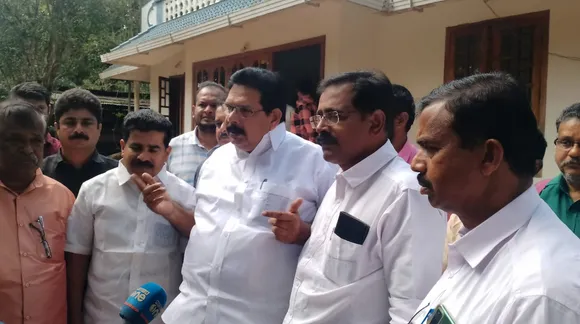 നെന്മേനി പഞ്ചായത്തിൽ ഫോറസ്റ്റുക്കാർ കിടപ്പുരോഗിയെ കേസിൽ കുടുക്കി; പ്രതിഷേധവുമായി കോൺഗ്രസ്സ്