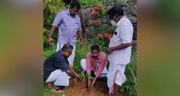 ലോക പരിസ്ഥിതി ദിനം വ്യാപാരി വ്യവസായി സമിതി കടുത്തുരുത്തി ഏരിയ കമ്മറ്റി വ്യക്ഷത്തൈ നട്ട് ആചരിച്ചു