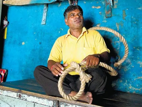 കൊലക്കയറുമായി പവൻ ജല്ലാദ് തീഹാറിലേക്ക് !