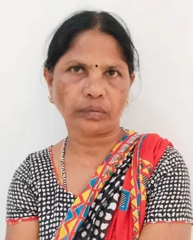 വൃത്തിയാക്കി തരാമെന്ന വ്യാജേന സ്വർണവളകൾ ഊരിവാങ്ങി മുക്കുപണ്ടം  ഇട്ടു കൊടുത്തു; വയോധികയെ  കബളിപ്പിച്ച് സ്വർണം കവർന്ന് മുങ്ങിയ ഹോം നേഴ്സ് അറസ്റ്റില്‍