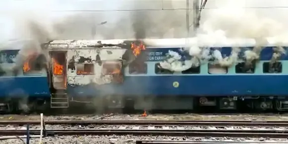 അഗ്നിപഥ് പ്രതിഷേധം വ്യാപിക്കുന്നു; തെലങ്കാനയില്‍ ഒരാള്‍ മരിച്ചു, 35 തീവണ്ടികള്‍ റദ്ദാക്കി