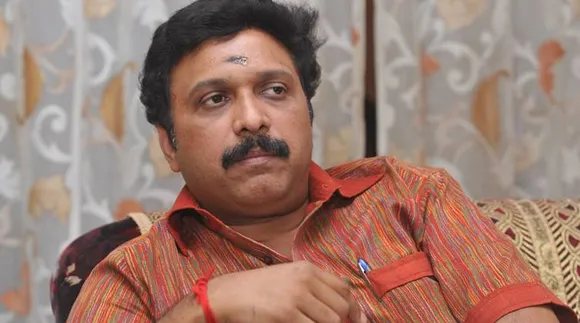 സിനിമക്കാരെ സ്‌ക്രീനിലേ കാണാവൂ; നേരിട്ട് അടുക്കരുത്; അച്ഛനെ തന്നില്‍ നിന്നും അകറ്റാന്‍ ശ്രമിച്ചു, സൂപ്പര്‍ താരങ്ങളെ തൊടാന്‍ പോലും നമുക്ക് സാധിക്കില്ല; വെളിപ്പെടുത്തി ഗണേഷ് കുമാര്‍