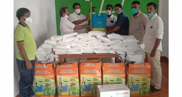 നാട് പ്രതിസന്ധി നേരിടുമ്പോൾ നാം ഒന്നിച്ചു നില്ക്കുന്ന മാനവികതയുടെ സന്ദേശം കൈമാറി ദുബായ് കെഎംസിസി