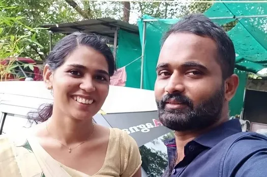 'ഒരുമിച്ച് താമസ്സിച്ച് നിർവ്വഹിക്കേണ്ട തരത്തിലുള്ള ഉത്തരവാദിത്വങ്ങളൊന്നും ഇപ്പോൾ ഞങ്ങളുടെ ചുമലിലില്ല. ഞങ്ങൾ ദമ്പതികളെന്ന ചട്ടക്കൂടിന് പുറത്ത് വന്ന് സ്വതന്ത്ര വ്യക്തികളായി പരസ്പരം തിരിച്ചറിയുകയും, വേർപിരിയുകയും ചെയ്യുന്നു'; രഹ്ന ഫാത്തിമയുമായി വേർപിരിയുന്നെന്ന്  ജീവിത പങ്കാളിയായ മനോജ് കെ ശ്രീധർ