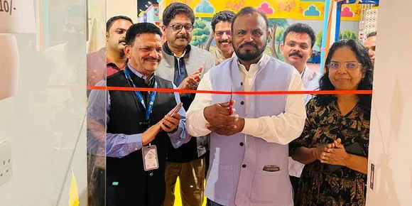 ദുബായ് ഗ്ലോബൽ വില്ലേജിലുള്ള വാക്സ് മ്യൂസിയം ഗ്ലോബൽ ഇന്ത്യൻ ഗ്രൂപ്പ് ചെയർമാൻ ജെയിംസ് കൂടൽ ഉദ്ഘാടനം ചെയ്തു