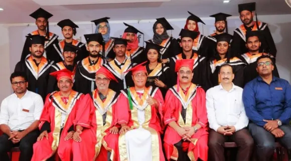 ഇൻസ്റ്റിറ്റ്യൂട്ട് ഓഫ് ജെംസ് ആൻഡ് ജ്വല്ലറിയുടെ ബിരുദദാന ചടങ്ങ് ഡോ. ബോബി ചെമ്മണൂർ നിർവ്വഹിച്ചു