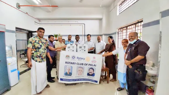 റോട്ടറി ക്ലബ്ബിന്റെ നേതൃത്വത്തിൽ പാലാ ജനറൽ ആശുപത്രിയ്ക്ക് ഓക്സിജൻ കോൺസെൻട്രേറ്ററുകൾ കൈമാറി