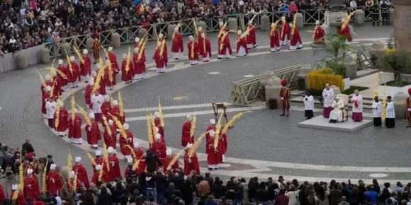 വത്തിക്കാനില്‍ ഓശാന ആചരിച്ചു