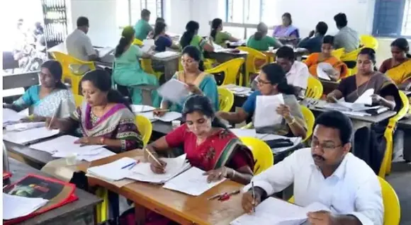 മൂല്യ നിര്‍ണയം നടത്തേണ്ട ഉത്തരക്കടലാസുകളുടെ എണ്ണം വര്‍ദ്ധിപ്പിച്ച നടപടി പിന്‍വലിക്കണം;  ഹയർ സെക്കന്‍ററി മൂല്യനിർണയം തുടങ്ങാനിരിക്കെ സമരം പ്രഖ്യാപിച്ച് അധ്യാപക സംഘടനകൾ
