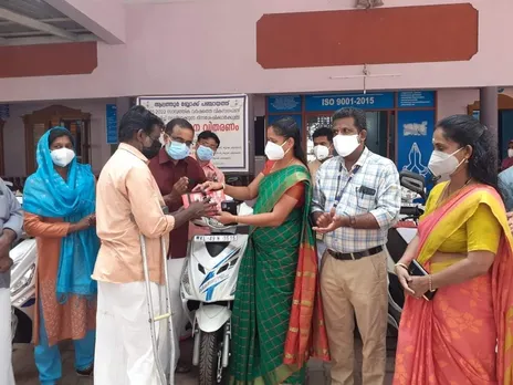 ഭിന്നശേഷിക്കാർക്ക് സ്കൂട്ടറുകൾ വിതരണം ചെയ്തു