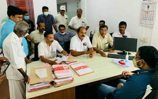 തെരുവുനായ ശല്യം ; പൊന്നാനി നഗരസഭ ഓഫീസിലേക്ക് കോൺഗ്രസ് കമ്മിറ്റി പ്രതിഷേധ ധർണ്ണ നടത്തി