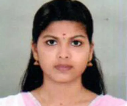 എം. എ. സംസ്‌കൃതം (സ്‌പെഷ്യല്‍) ന്യായ വിഭാഗത്തില്‍ ഒന്നാം റാങ്ക്‌ നേടിയ ആതിര ദിലീപ്‌