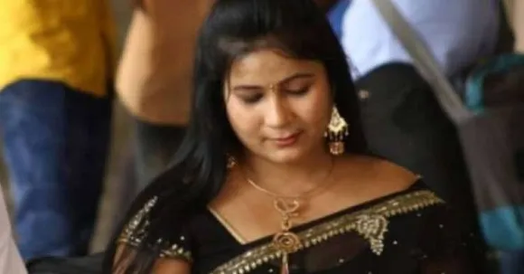 പ്രശസ്ത സീരിയല്‍ നടി ദുരൂഹ സാഹചര്യത്തിൽ മരിച്ച നിലയില്‍ ;   മൃതദേഹം നിലത്തിരുന്ന് കട്ടിലില്‍ ചാരിയ നിലയില്‍