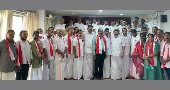 ജോസഫ് ഗ്രൂപ്പ് വിട്ട നേതാക്കന്മാർക്ക് കേരള കോൺഗ്രസ് എം നേതൃയോഗത്തിൽ പാർട്ടിയിലേക്ക് അംഗത്വം നൽകി സ്വീകരിച്ചു