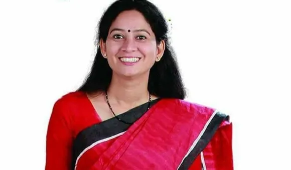 ബിന്ദു കൃഷ്ണയുടെ മകനെ കേന്ദ്രീയ വിദ്യാലയത്തില്‍ (കെവി) വിടുന്നതിനു പകരം 'സര്‍ക്കാര്‍ സ്‌കൂളില്‍' അയയ്ക്കണമെന്ന് പ്രതിഭ എംഎല്‍എ: കേന്ദ്രീയ വിദ്യാലയം കേന്ദ്ര സര്‍ക്കാര്‍ സ്ഥാപനമാണെന്നു പോലും എംഎല്‍എയ്ക്ക് അറിയില്ലേ എന്ന് സോഷ്യല്‍ മീഡിയ