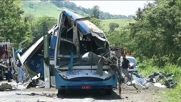 ബ്ര​സീ​ലി​ല്‍ ബ​സും ട്ര​ക്കും കൂ​ട്ടി​യി​ടി​ച്ച്‌ 41 പേര്‍ മരിച്ചു; നിരവധിപേര്‍ക്ക് പരിക്കേറ്റു