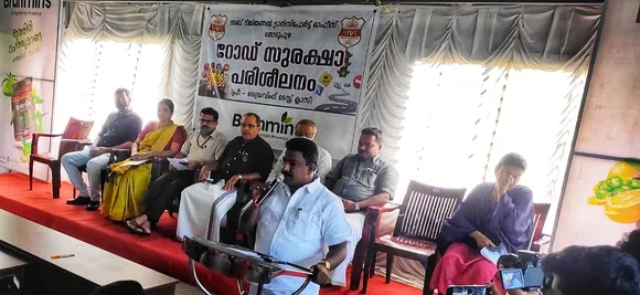 മോട്ടോർ വാഹന വകുപ്പിൻ്റെ നേതൃത്വത്തിൽ തൊടുപുഴയിൽ റോഡ് സുരക്ഷാ പരിശീലന ക്ലാസ് നടത്തി
