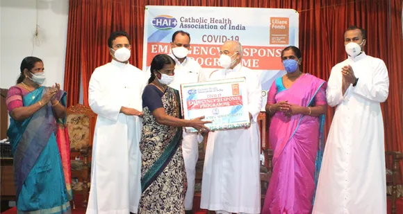 സഹായങ്ങള്‍ അര്‍ഹരായവരിലേയ്ക്ക് എത്തിക്കുന്നതിലൂടെ സമൂഹത്തില്‍ നന്മയുടെ വെളിച്ചം വിതറുവാന്‍ സാധിക്കും - മാര്‍ മാത്യു മൂലക്കാട്ട്