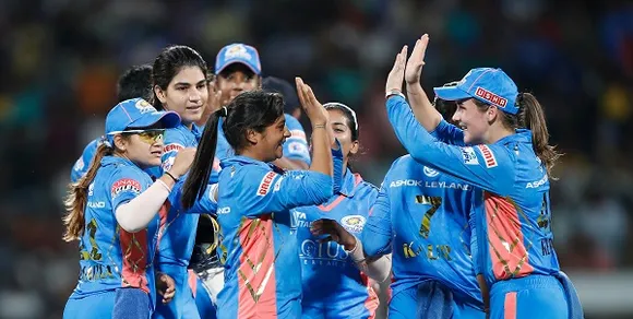 വനിതാ പ്രീമിയര്‍ ലീഗ്: യുപി വാരിയേഴ്‌സിനെ തകര്‍ത്ത് മുംബൈ ഇന്ത്യന്‍സ് ഫൈനലില്‍; ഞായറാഴ്ച നടക്കുന്ന കലാശപ്പോരാട്ടത്തില്‍ ഡല്‍ഹി ക്യാപിറ്റല്‍സ് എതിരാളികള്‍