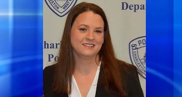 പ്രതിയുടെ ആക്രമണത്തില്‍ മുഖത്ത് വെടിയേറ്റ വനിതാ പോലീസ് ഓഫീസര്‍ മരിച്ചു