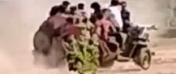 കണ്ണൂരില്‍ അപകടകരമായ രീതിയില്‍ സ്‌കൂള്‍ വിദ്യാര്‍ത്ഥികളുടെ വാഹനാഭ്യാസം; വിദ്യാര്‍ത്ഥികള്‍ തെറിച്ചു വീണു