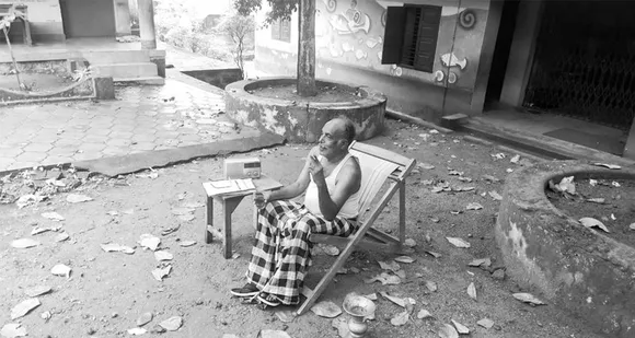 ഗ്രാമഫോണും മുറിബീഡിയും കട്ടൻചായയും... ബഷീറിന്റെ കഥാലോകം സ്‌കൂൾ മുറ്റത്ത് ആവിഷ്ക്കരിച്ചത് കൗതുകമായി