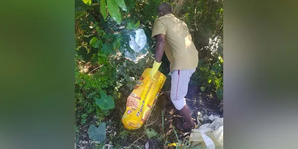 പാലാ മൂന്നാനി ഗാന്ധിസ്ക്വയറിനു സമീപം സാമൂഹ്യ വിരുദ്ധർ ശുചിമുറി മാലിന്യം തള്ളി; സംഭവത്തിൽ വ്യാപക പ്രതിഷേധം