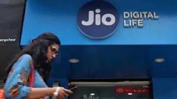 കുറഞ്ഞ വിലയ്ക്ക് ലാപ്ടോപ്പ് വാങ്ങാൻ ആഗ്രഹിക്കുന്നവർക്ക് സന്തോഷ വാർത്ത; ബഡ്ജറ്റ് ലാപ്ടോപ്പുമായി റിലയൻസ് ജിയോ